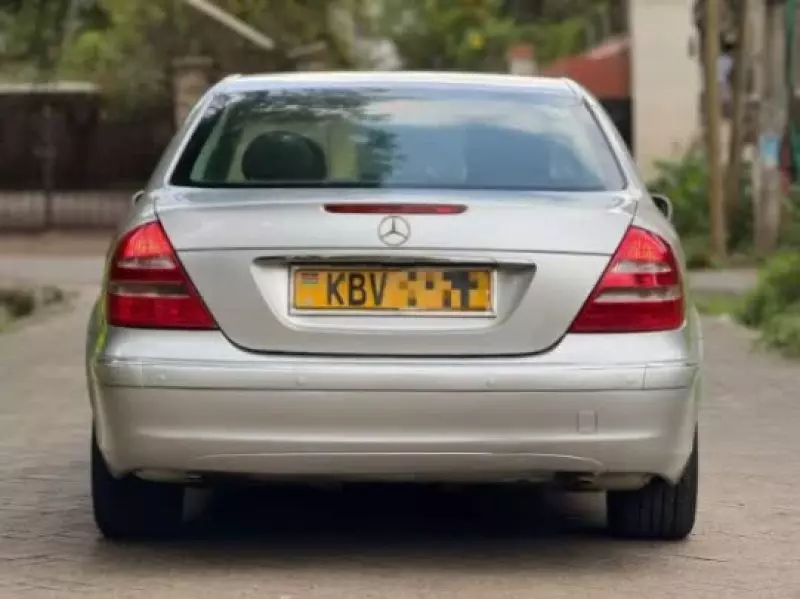 Mercedes-Benz E 200   - 2006