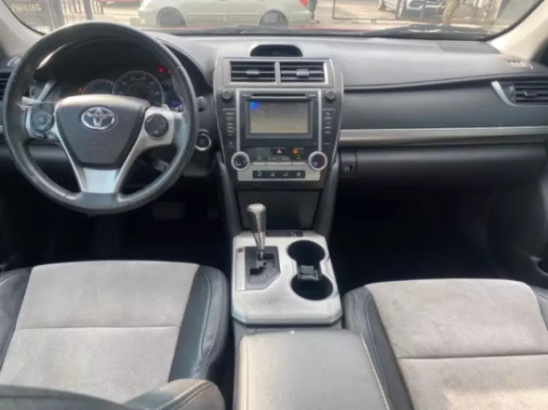 Toyota Camry - 2012