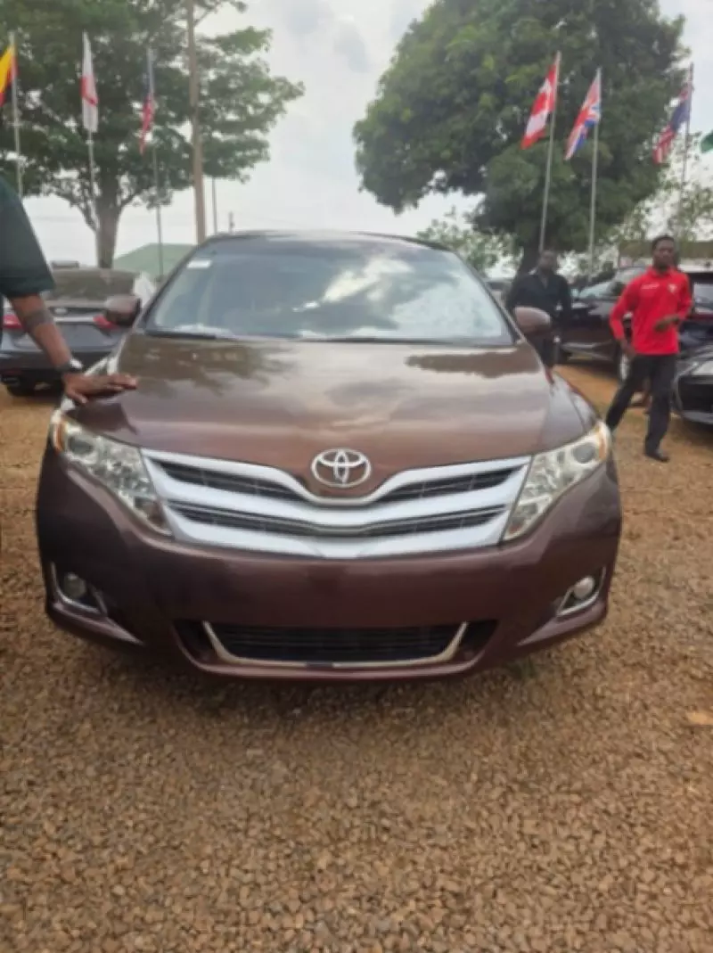 TOYOTA Venza   - 2011