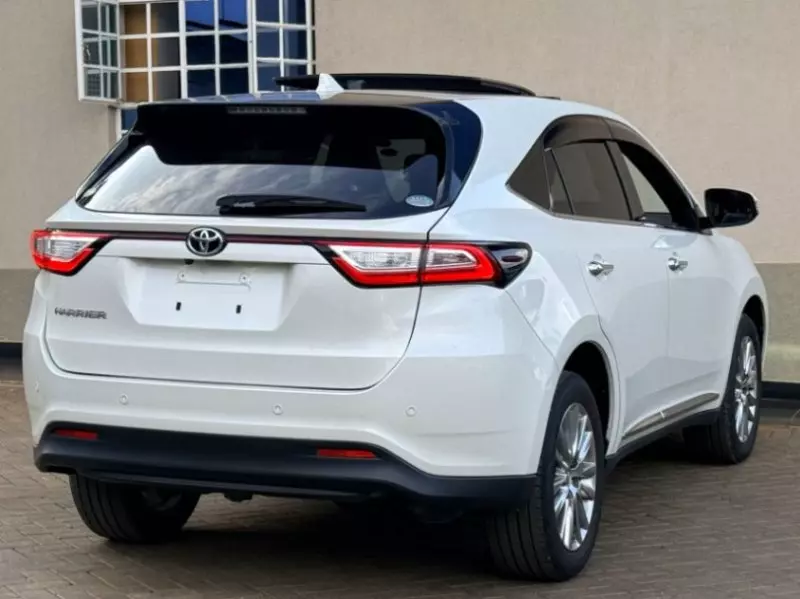 Toyota Harrier   - 2019