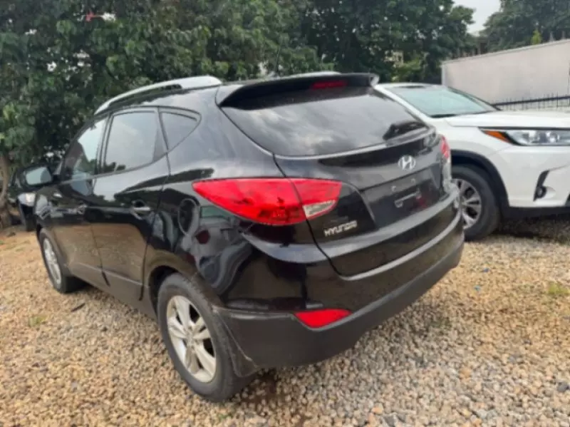 Hyundai Tucson   - 2011