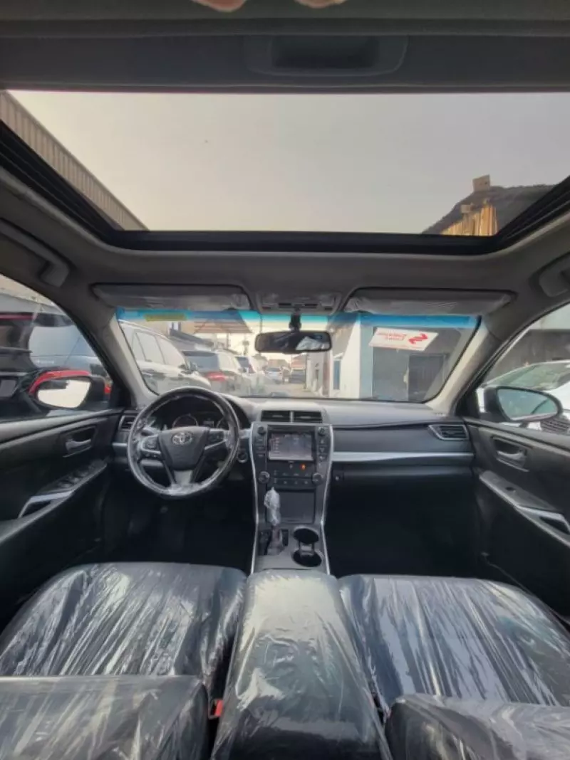 Toyota Camry   - 2016