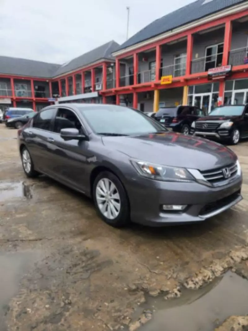 Honda Accord - 2012