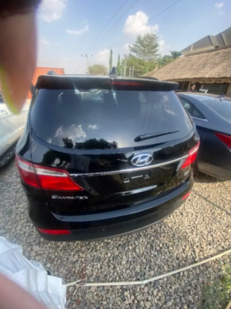 Hyundai Santa Fe - 2014