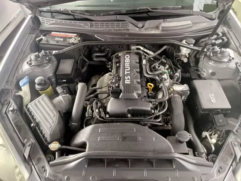 Hyundai Genesis   - 2010
