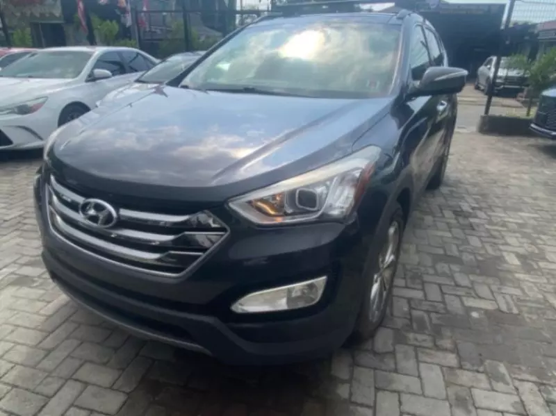 Hyundai Santa Fe   - 2015