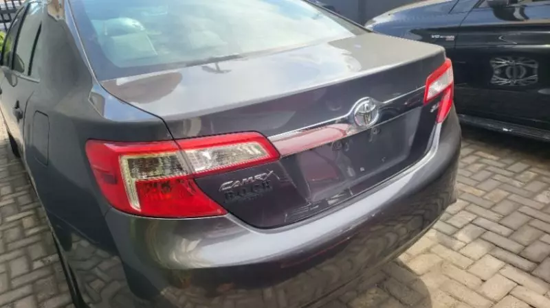 Toyota Camry   - 2012