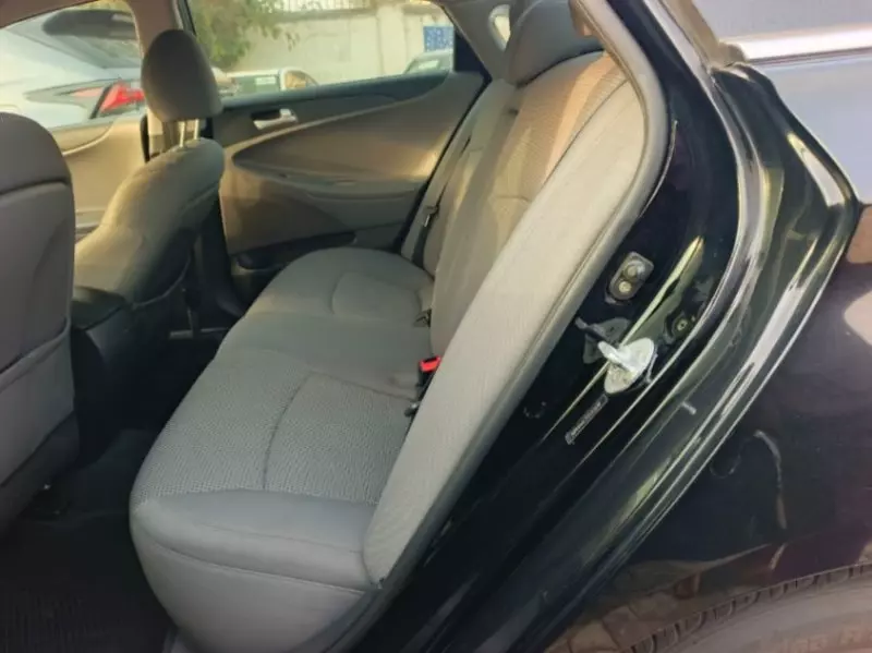 Hyundai Sonata   - 2012