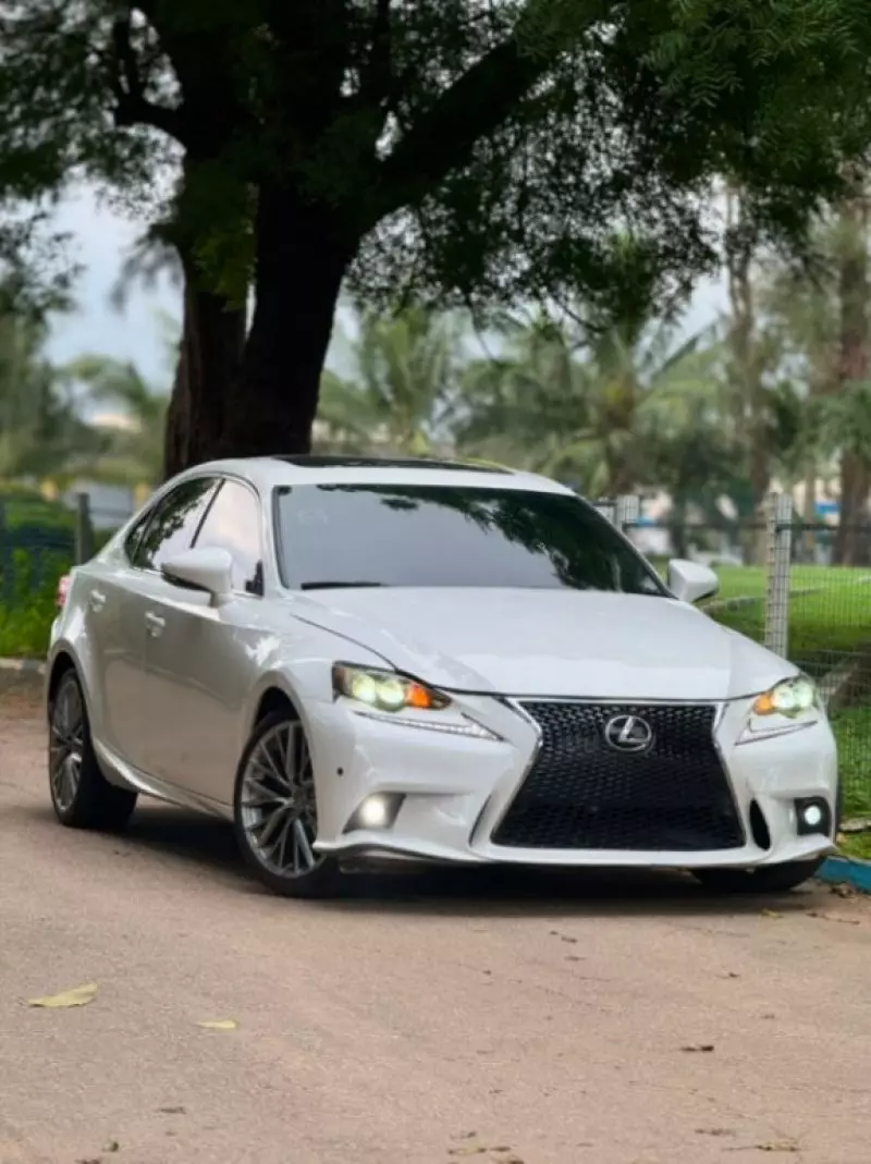 Lexus IS   - 2014