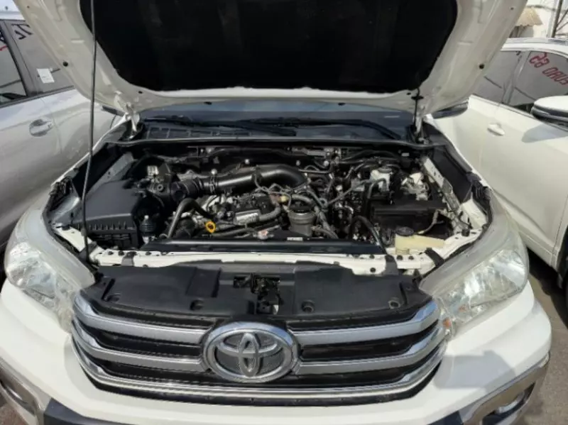TOYOTA Hilux   - 2019