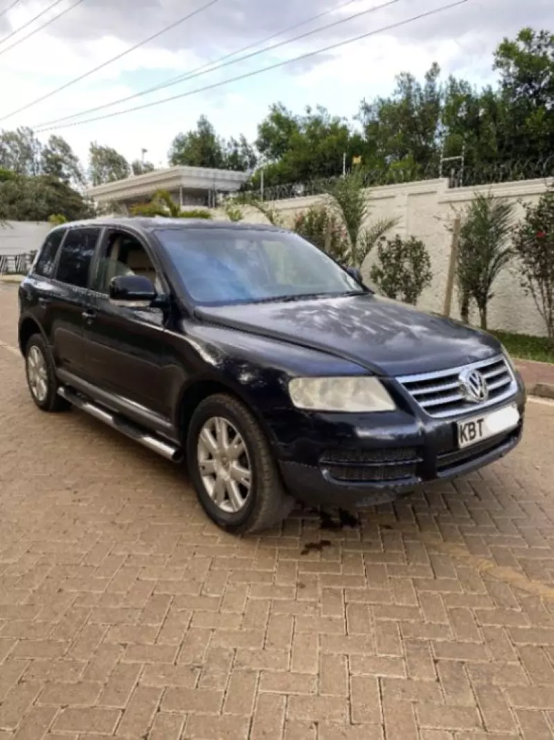 Volkswagen Touareg   - 2005