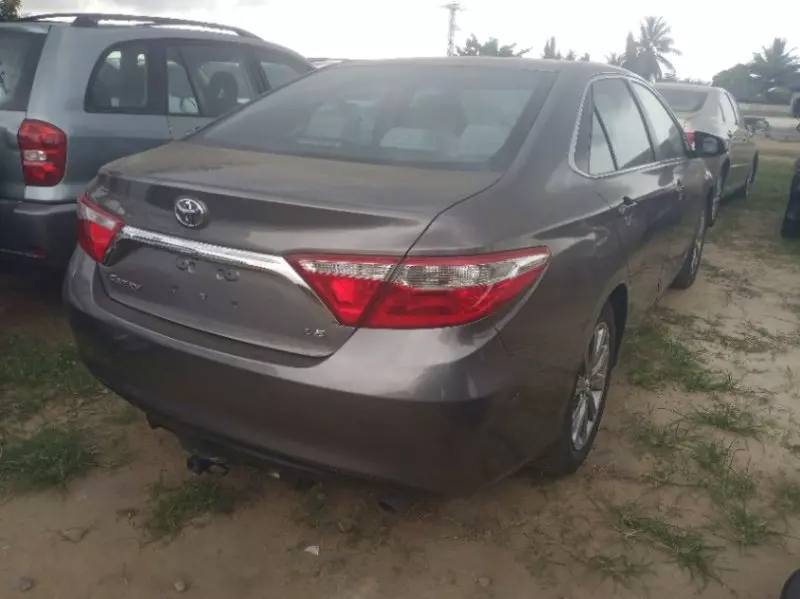Toyota Camry   - 2016