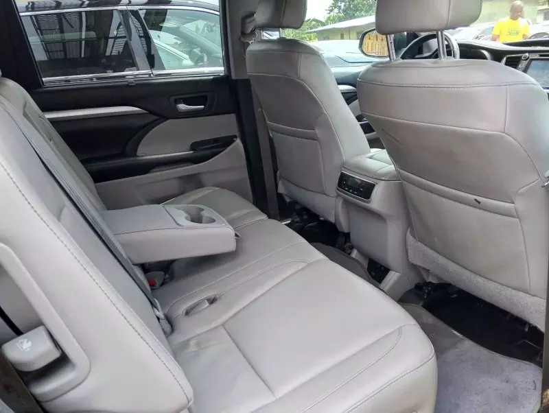 Toyota Highlander   - 2018