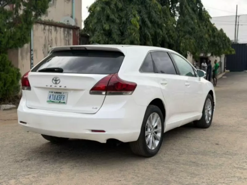 Toyota Venza   - 2013