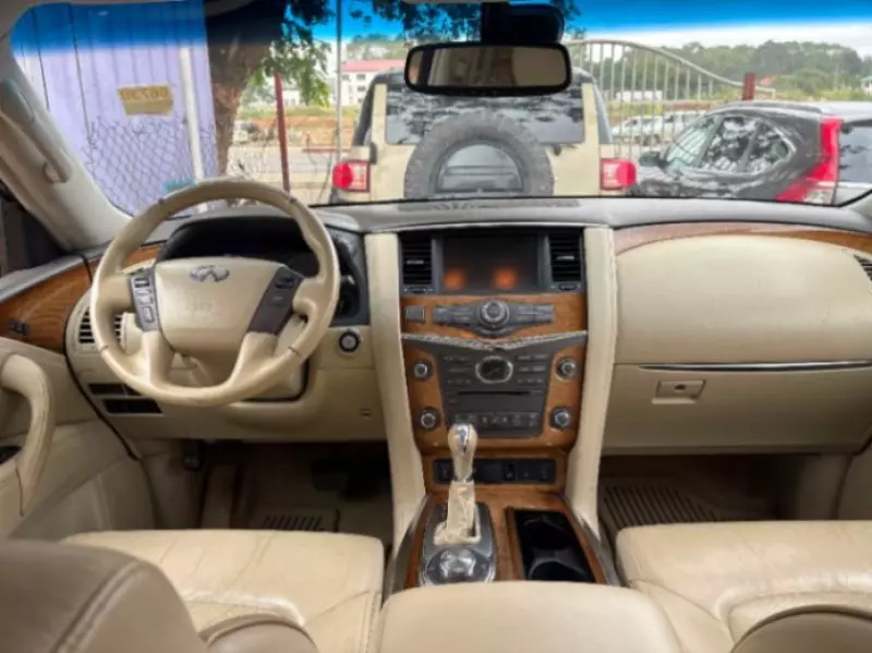 Infiniti QX56   - 2012