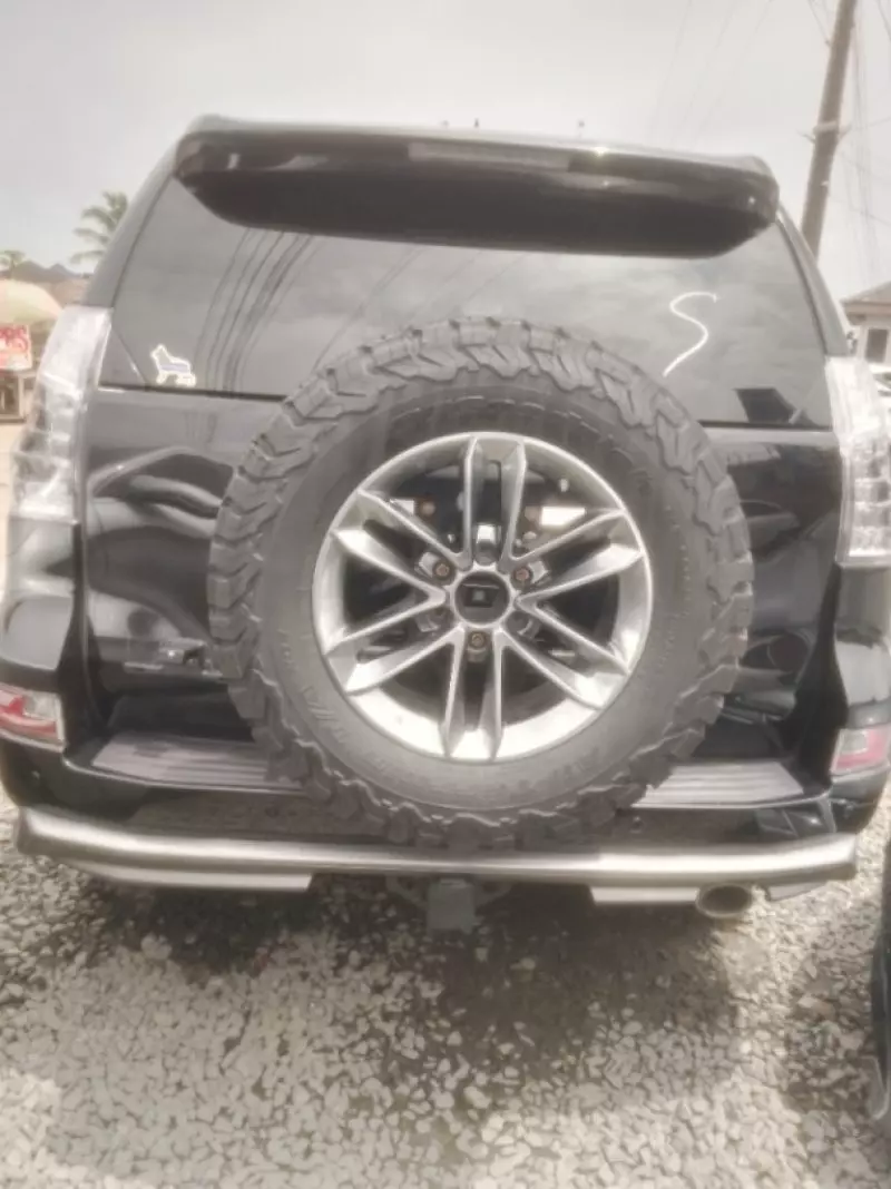 Lexus GX 460   - 2012