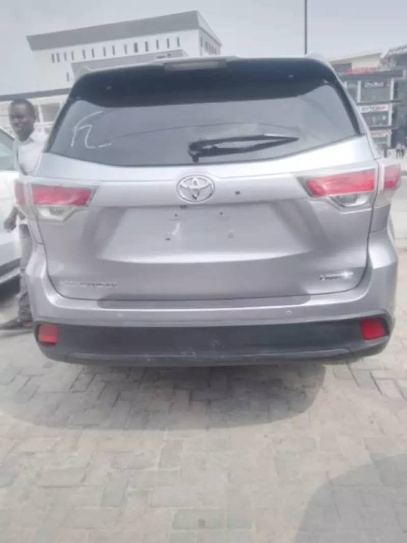 TOYOTA Highlander   - 2015
