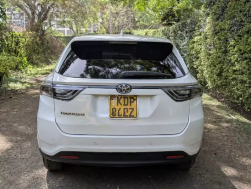 Toyota Harrier   - 2016