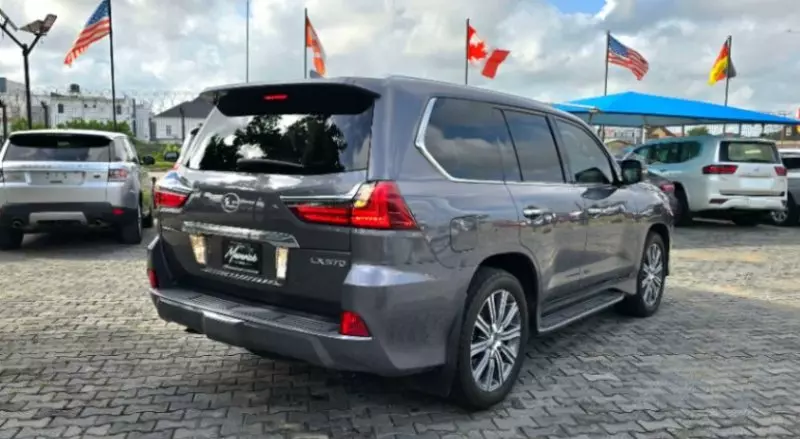 Lexus 570   - 2016