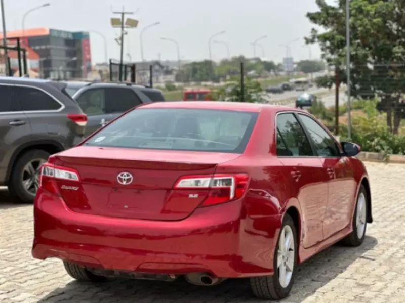 TOYOTA Camry   - 2012