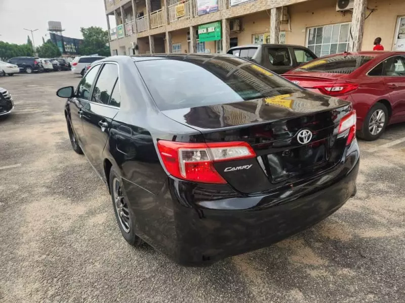 Toyota Camry   - 2014