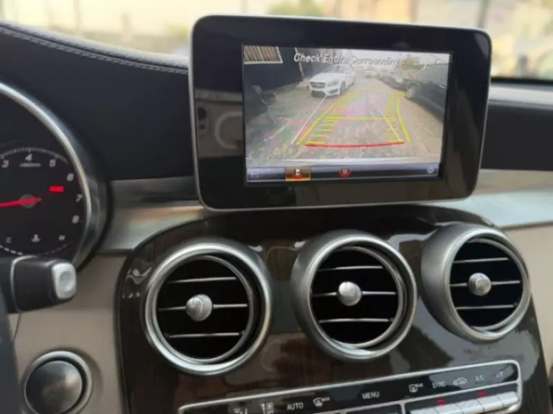 Mercedes-Benz GLC 300   - 2018