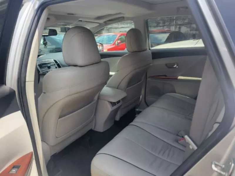 TOYOTA Venza   - 2010