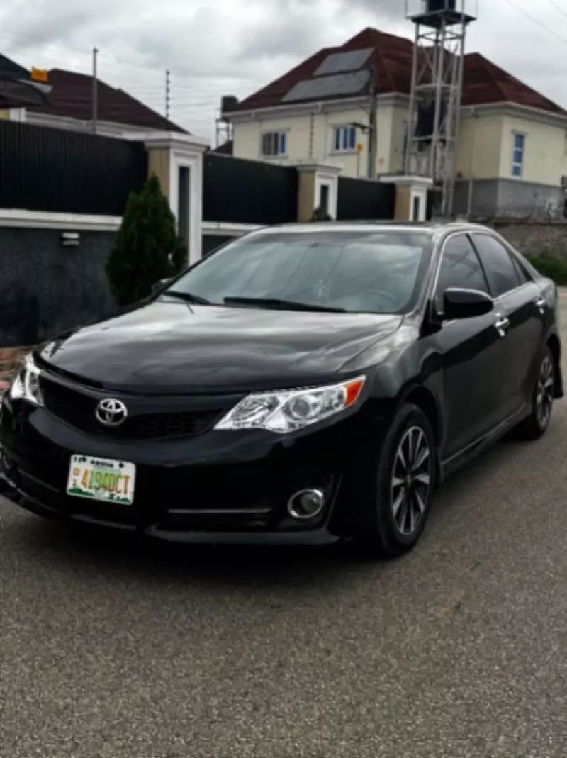 TOYOTA Camry   - 2013