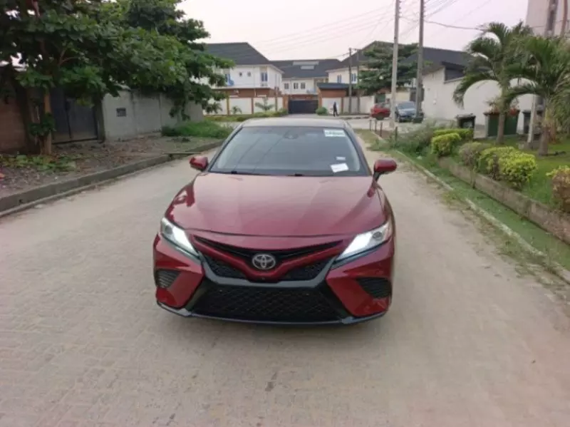 Toyota Camry   - 2018