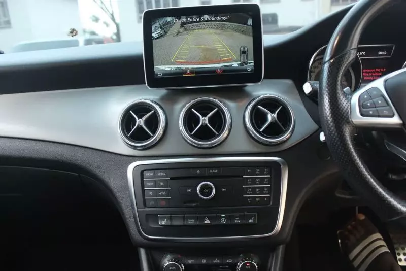 Mercedes-Benz GLA 180   - 2016