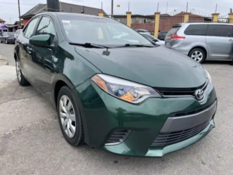 Toyota Corolla   - 2016