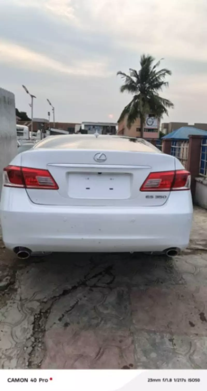 Lexus ES 350   - 2012