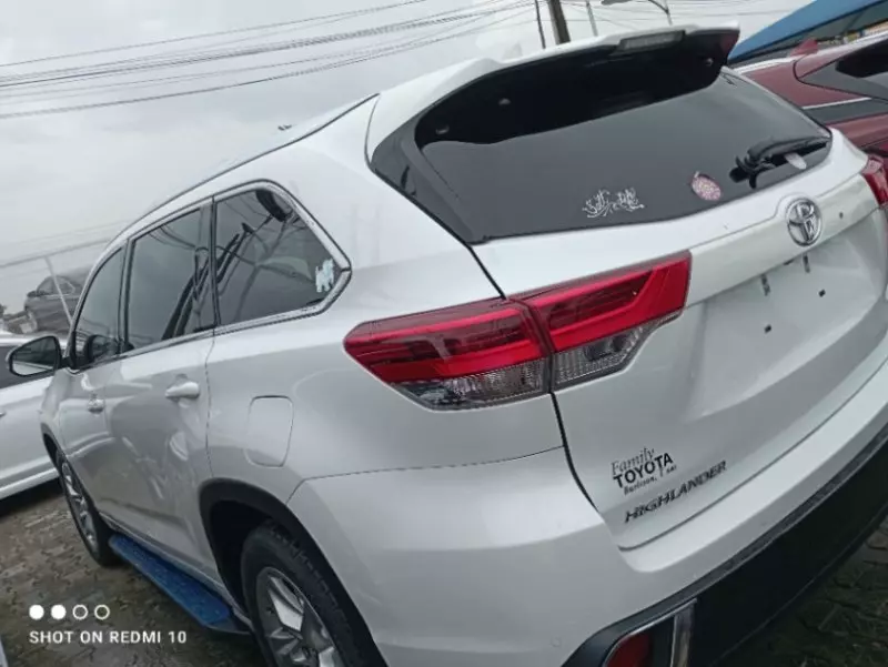Toyota Highlander   - 2017