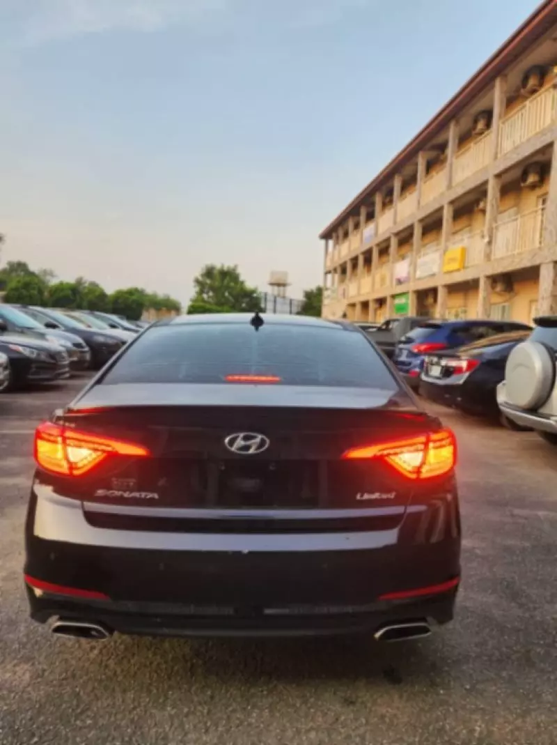 Hyundai Sonata   - 2015