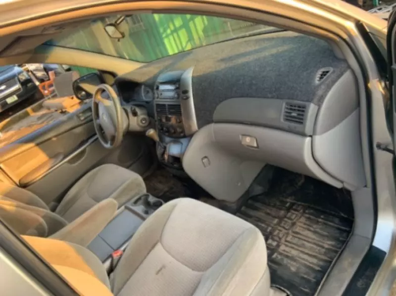 TOYOTA Sienna   - 2009