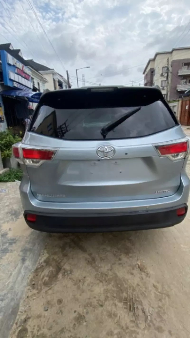 TOYOTA Highlander - 2015