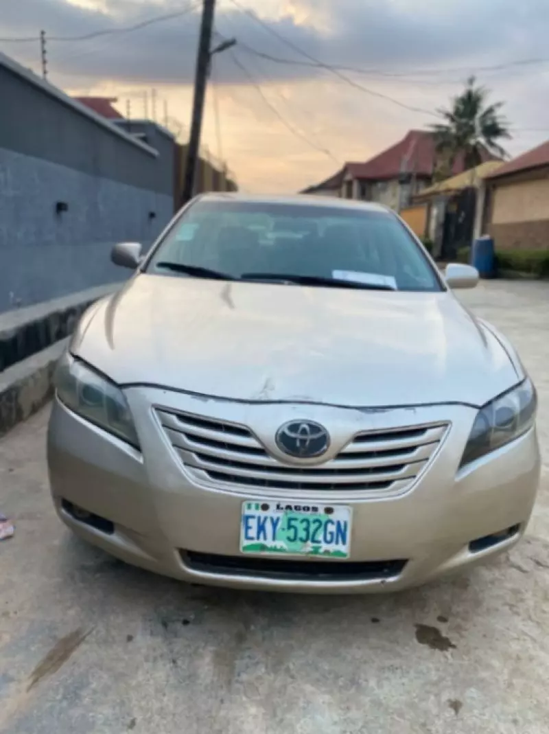 TOYOTA Camry   - 2009