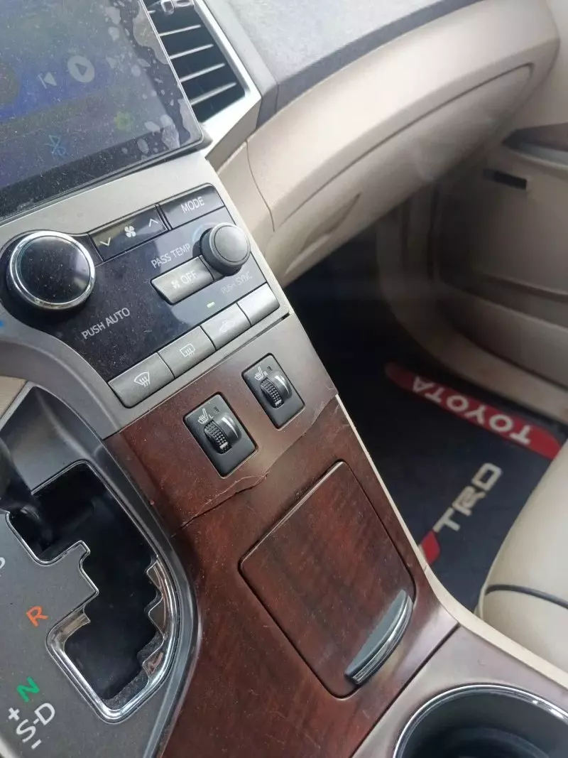 TOYOTA Venza   - 2010