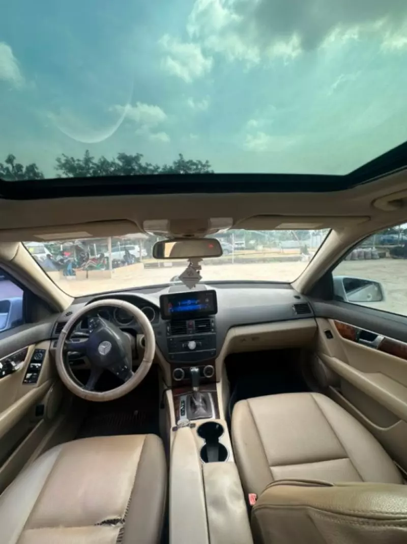 Mercedes-Benz C-Class   - 2010