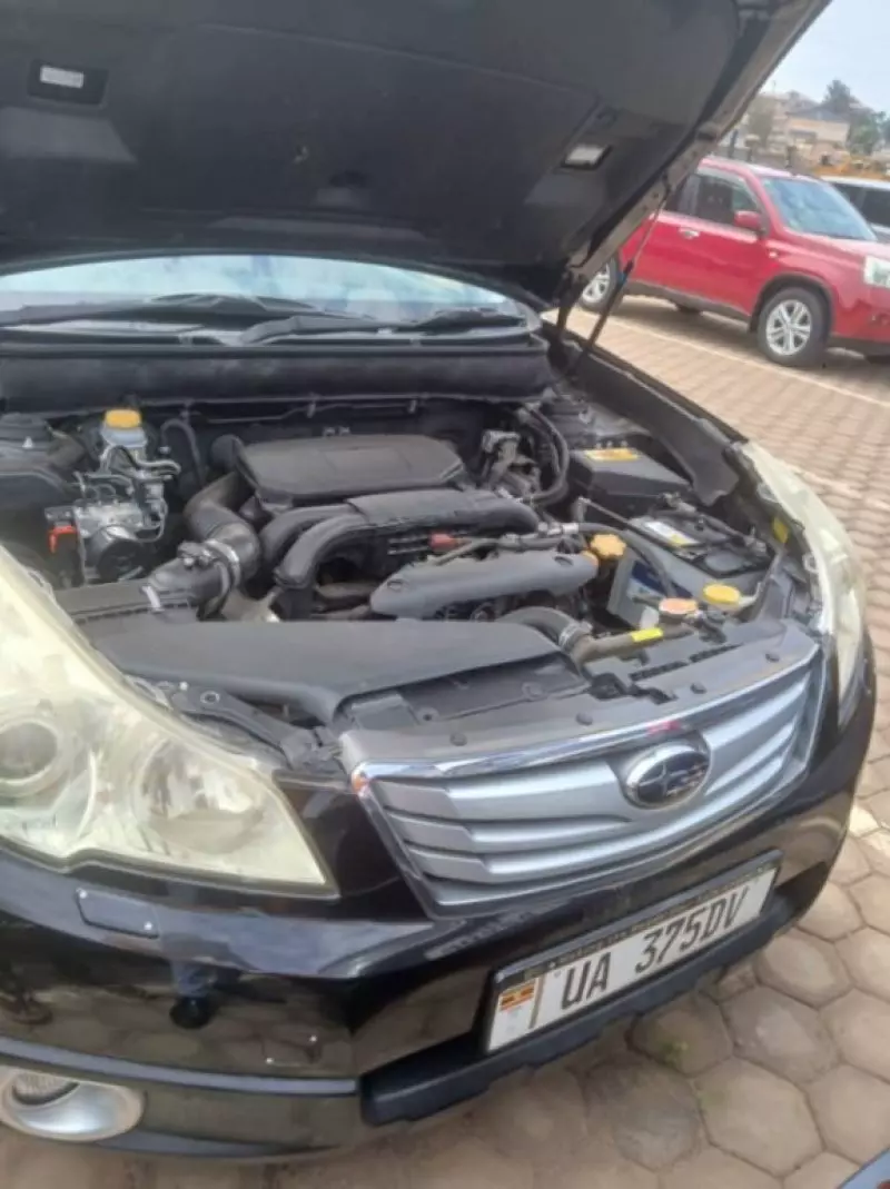 Subaru Outback   - 2011