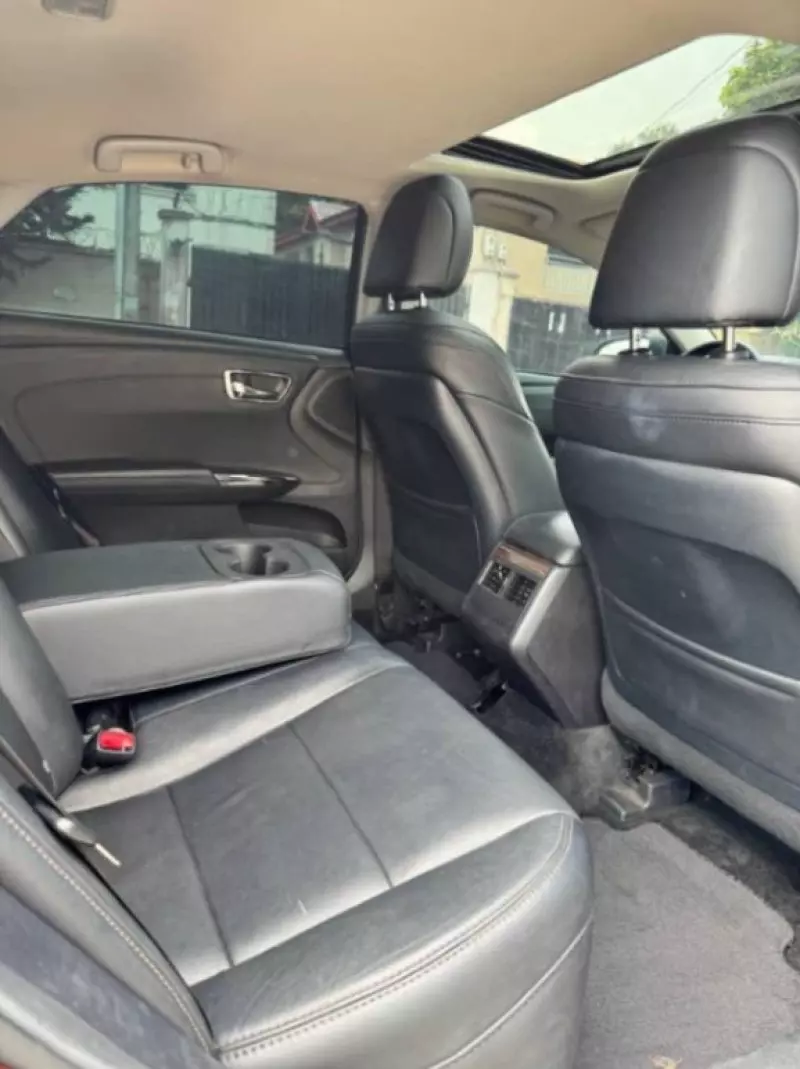 Toyota Avalon   - 2015