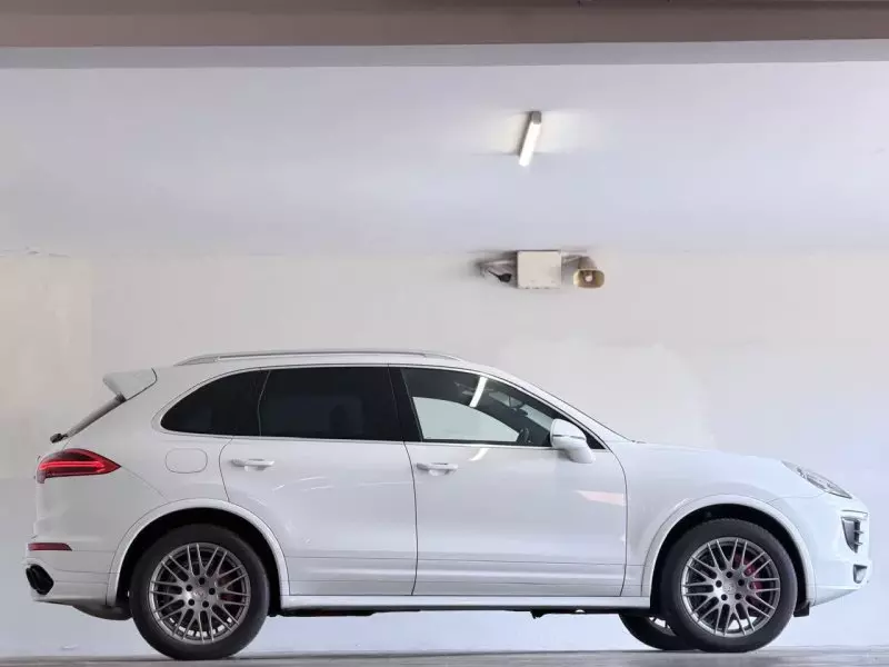 PORSCHE Cayenne - 2016