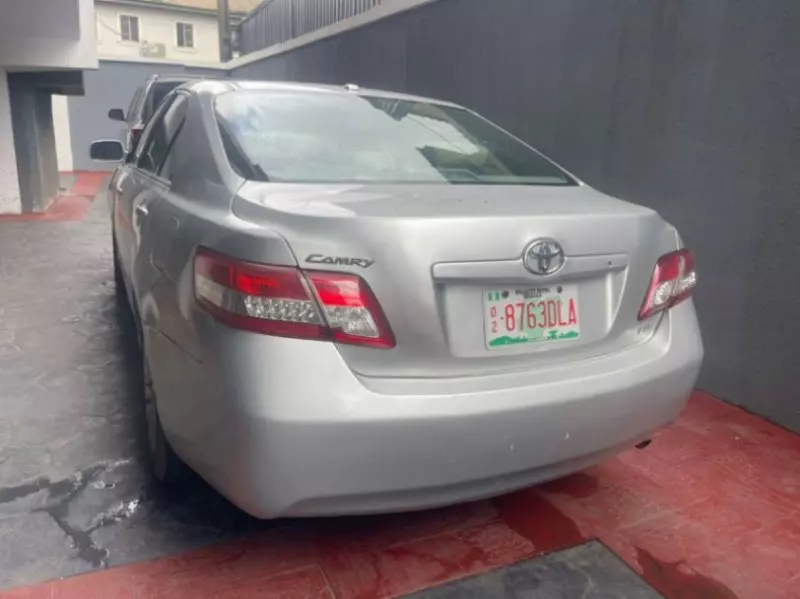 Toyota Camry   - 2010