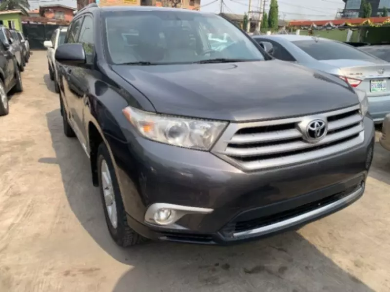 Toyota Highlander   - 2013
