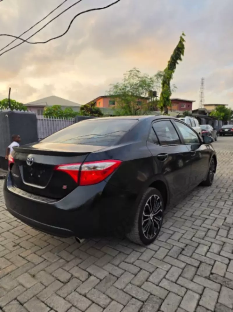 TOYOTA Corolla   - 2016
