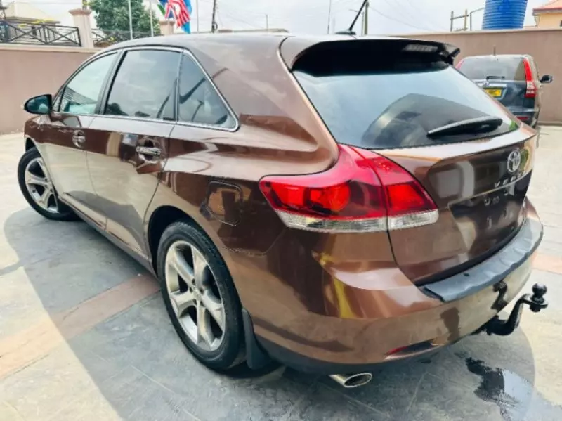 Toyota Venza   - 2013