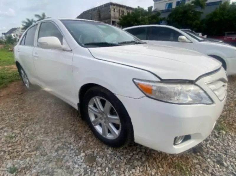 TOYOTA Camry   - 2011