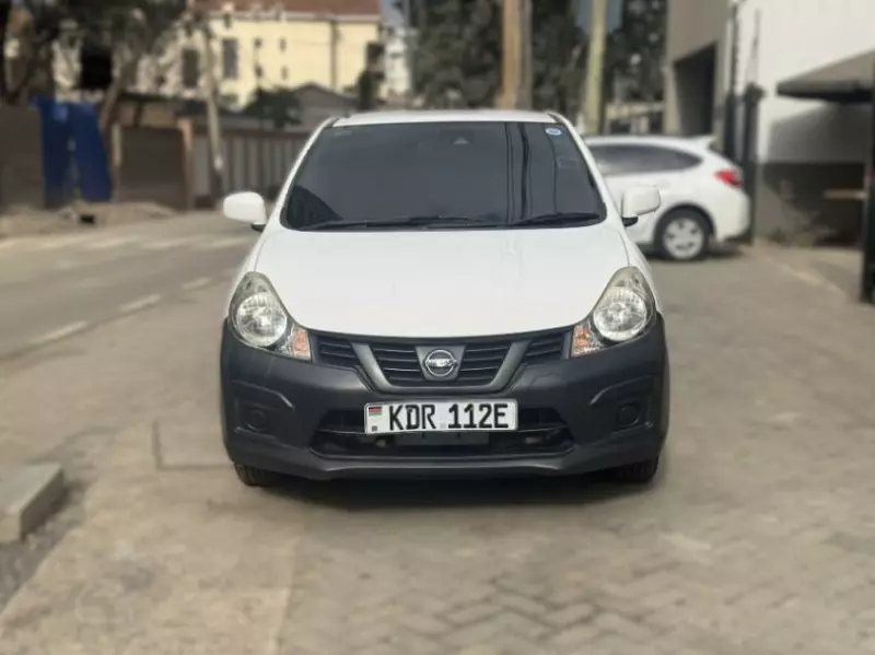 Nissan Advan - 2017