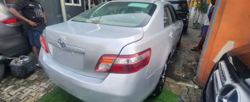 Toyota Camry   - 2009
