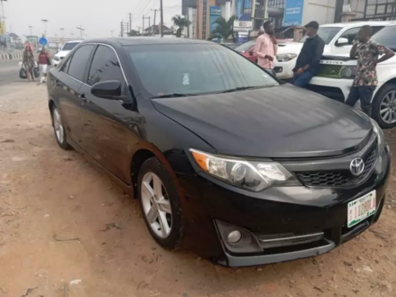 Toyota Camry   - 2013